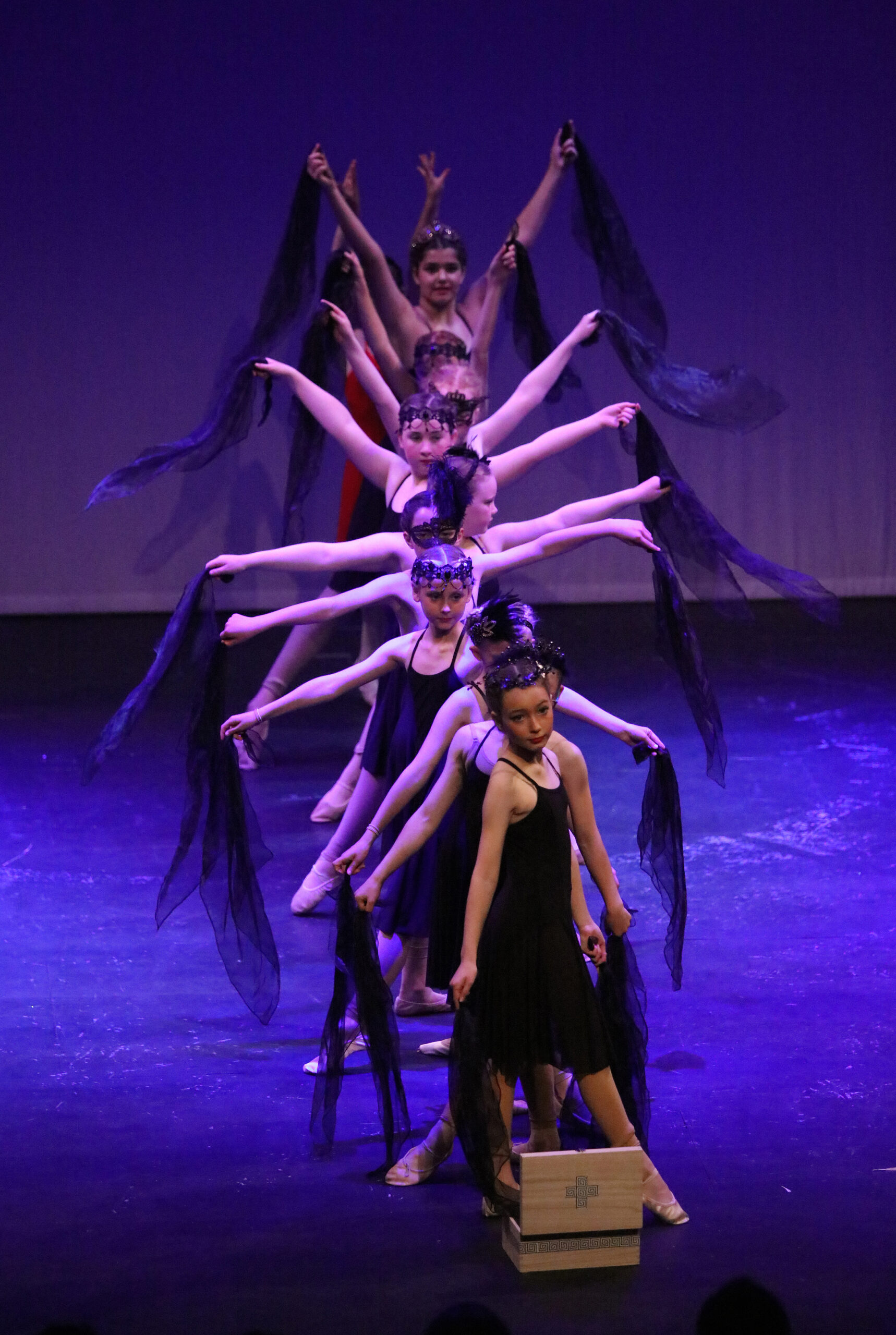 Curtain Upp dancer